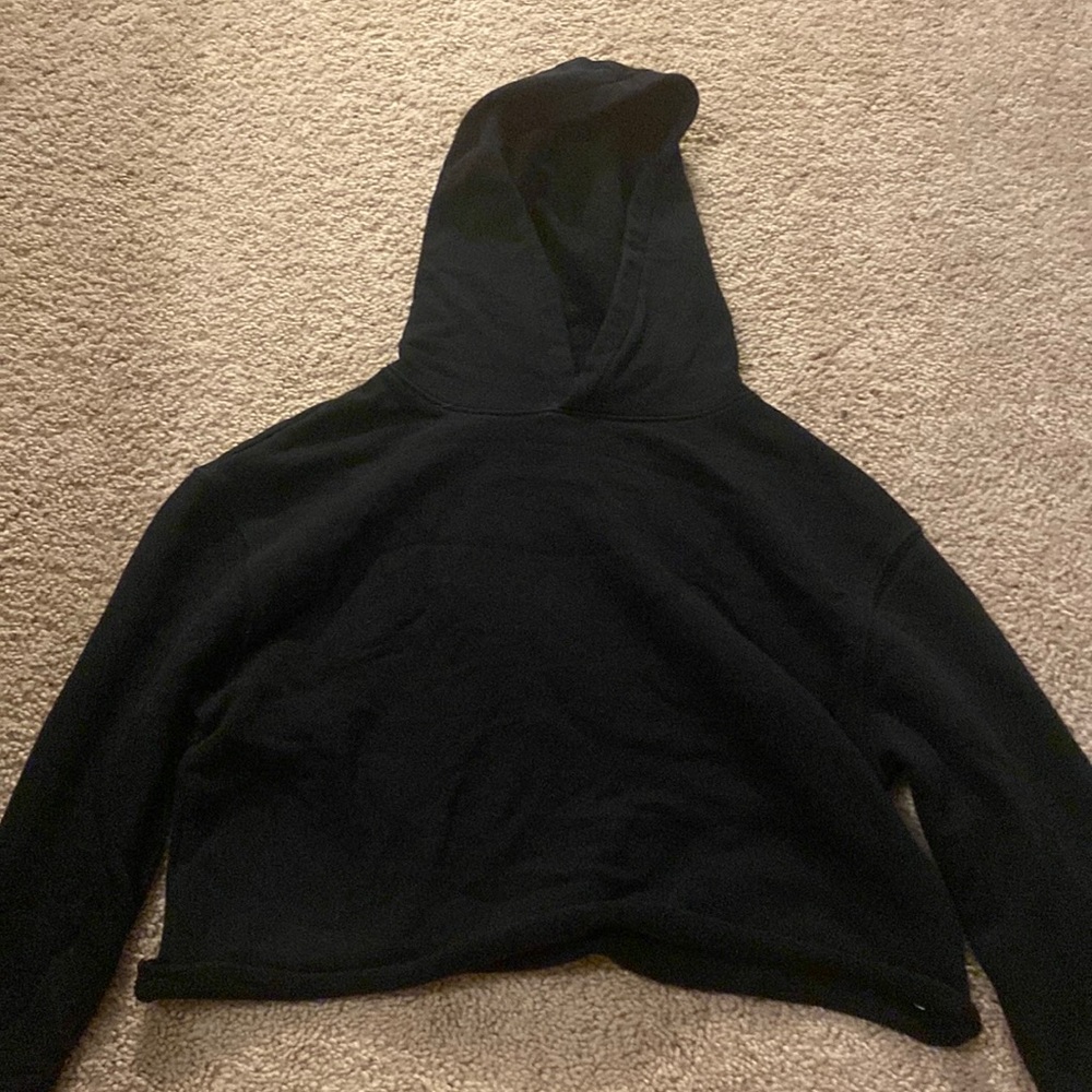 Black cropped hoodie